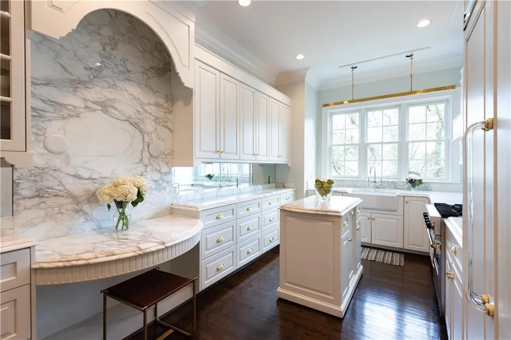 122 Old Ivy Road Ne Unit 19, Atlanta, Georgia 30342, 5 Bedrooms Bedrooms, ,4 BathroomsBathrooms,Residential,Sold,122 Old Ivy Road Ne Unit 19,6701582