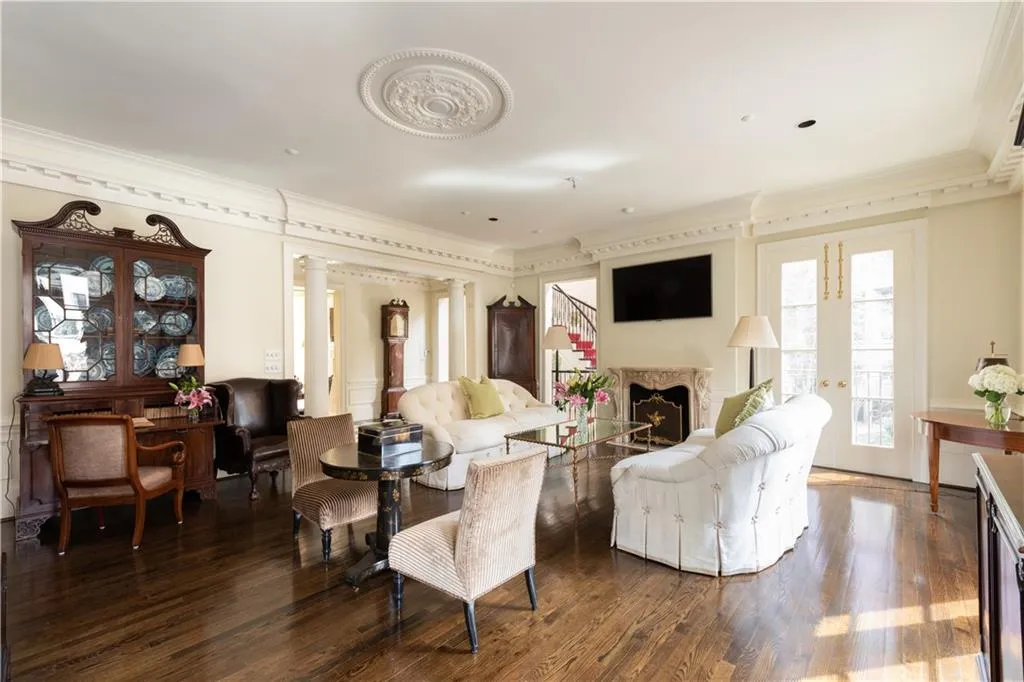 122 Old Ivy Road Ne Unit 19, Atlanta, Georgia 30342, 5 Bedrooms Bedrooms, ,4 BathroomsBathrooms,Residential,Sold,122 Old Ivy Road Ne Unit 19,6701582