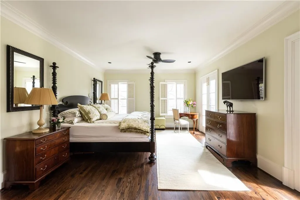 122 Old Ivy Road Ne Unit 19, Atlanta, Georgia 30342, 5 Bedrooms Bedrooms, ,4 BathroomsBathrooms,Residential,Sold,122 Old Ivy Road Ne Unit 19,6701582