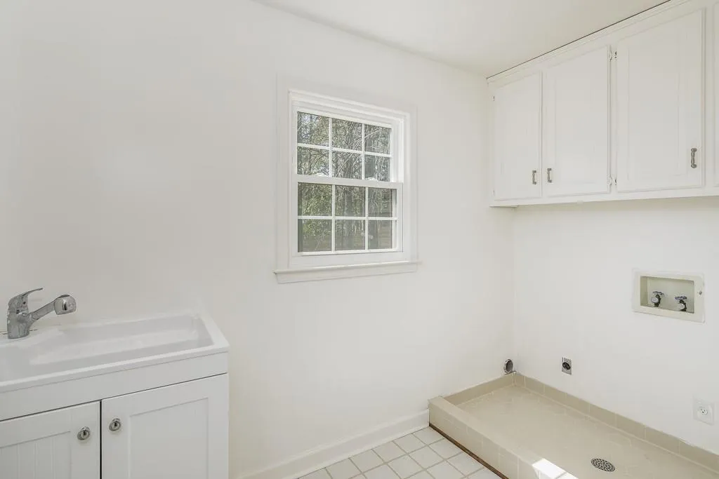 1655 Redbourne Drive, Atlanta, Georgia 30350, 4 Bedrooms Bedrooms, ,3 BathroomsBathrooms,Residential,Sold,1655 Redbourne Drive,6526306