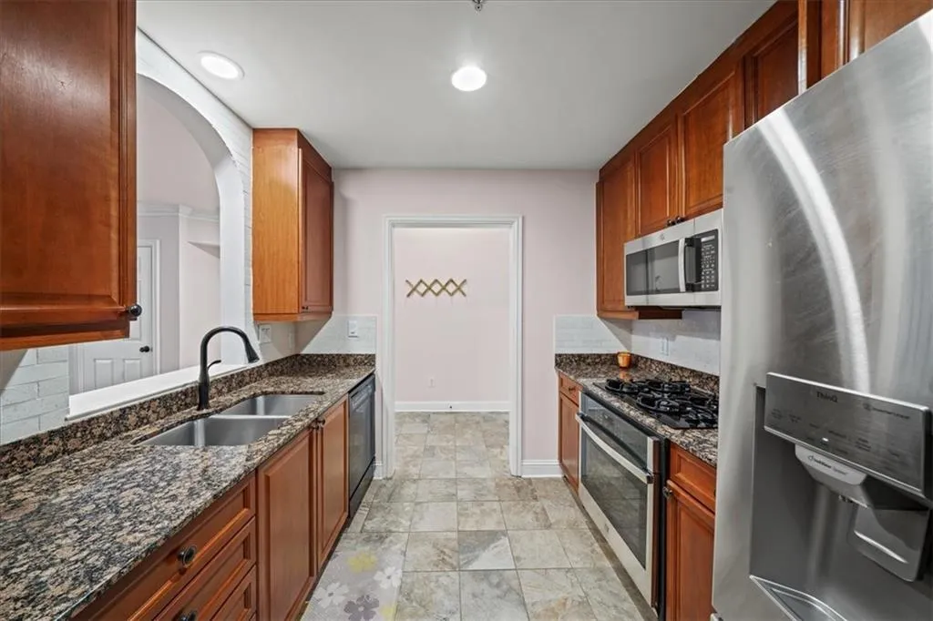 1735 Peachtree Street Ne Unit 117, Atlanta, Georgia 30309, 2 Bedrooms Bedrooms, ,1 BathroomBathrooms,Residential,For Sale,1735 Peachtree Street Ne Unit 117,7591024