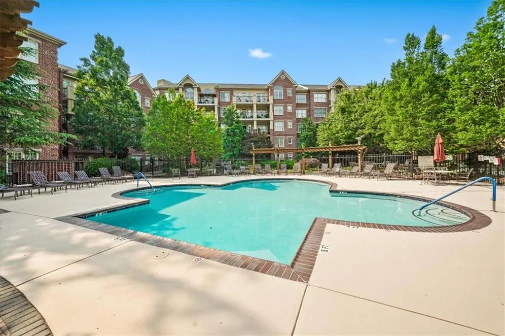 1735 Peachtree Street Ne Unit 117, Atlanta, Georgia 30309, 2 Bedrooms Bedrooms, ,1 BathroomBathrooms,Residential,For Sale,1735 Peachtree Street Ne Unit 117,7591024