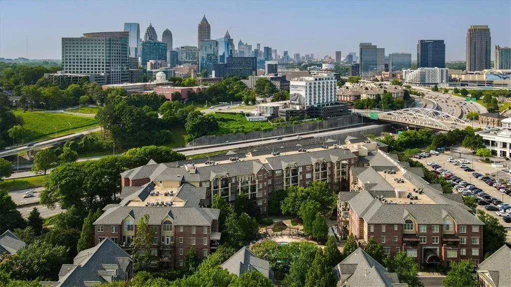 1735 Peachtree Street Ne Unit 117, Atlanta, Georgia 30309, 2 Bedrooms Bedrooms, ,1 BathroomBathrooms,Residential,For Sale,1735 Peachtree Street Ne Unit 117,7591024