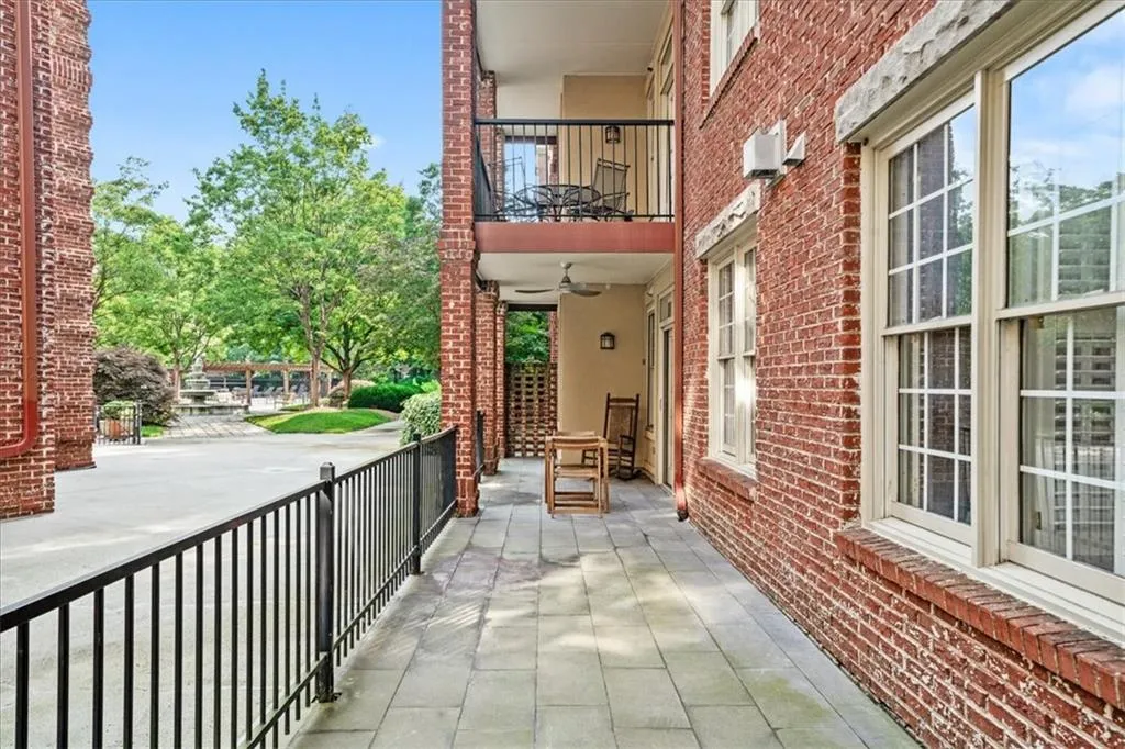 1735 Peachtree Street Ne Unit 117, Atlanta, Georgia 30309, 2 Bedrooms Bedrooms, ,1 BathroomBathrooms,Residential,For Sale,1735 Peachtree Street Ne Unit 117,7591024