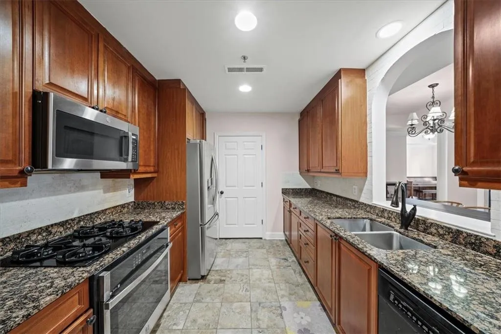 1735 Peachtree Street Ne Unit 117, Atlanta, Georgia 30309, 2 Bedrooms Bedrooms, ,1 BathroomBathrooms,Residential,For Sale,1735 Peachtree Street Ne Unit 117,7591024