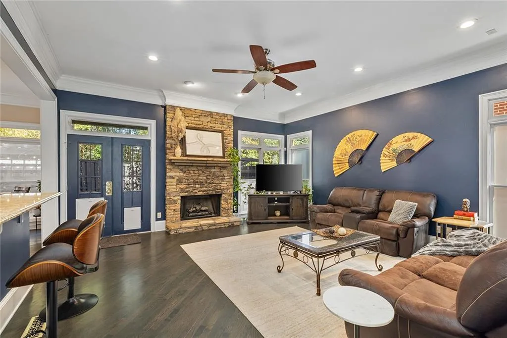 Atlanta, Georgia 30324, 5 Bedrooms Bedrooms, ,4 BathroomsBathrooms,Residential,For Sale,7680907