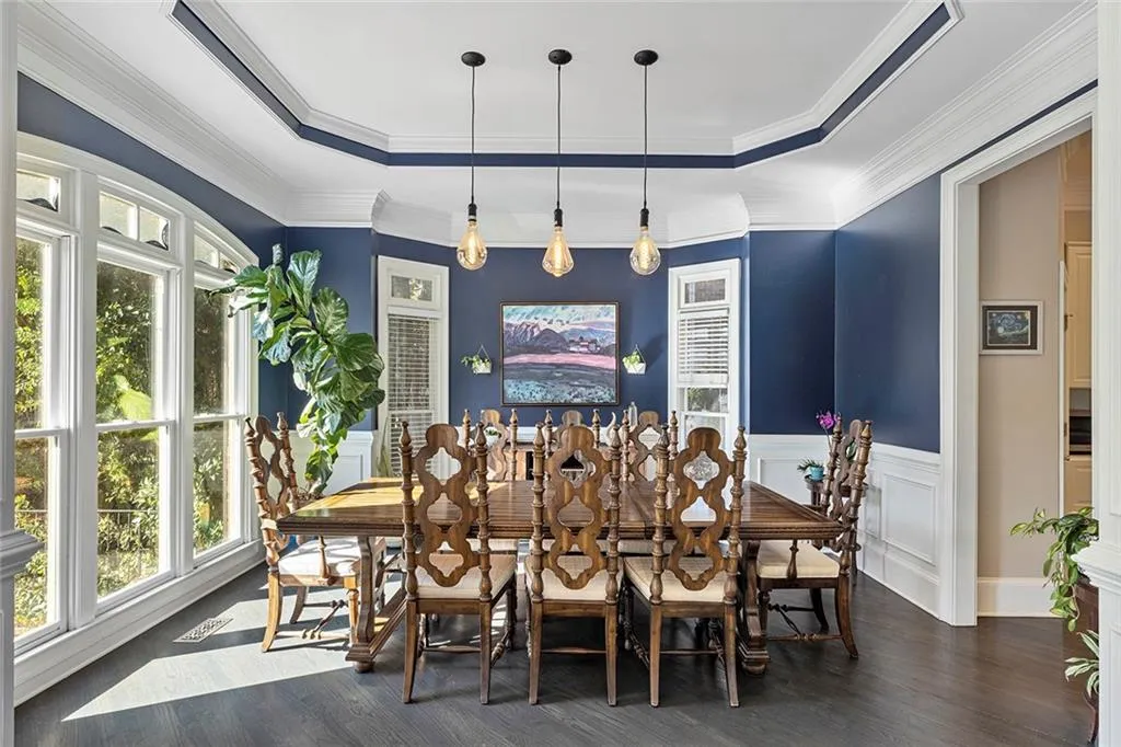 Atlanta, Georgia 30324, 5 Bedrooms Bedrooms, ,4 BathroomsBathrooms,Residential,For Sale,7680907