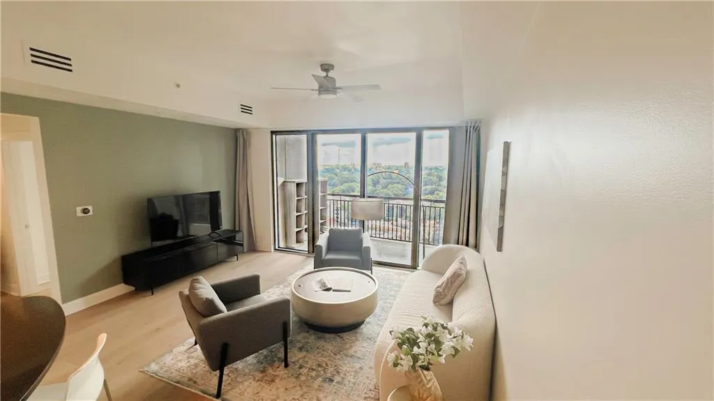 222 12th Street Ne Unit 2104, Atlanta, Georgia 30309, 1 Bedroom Bedrooms, ,1 BathroomBathrooms,Residential,For Sale,222 12th Street Ne Unit 2104,7625764