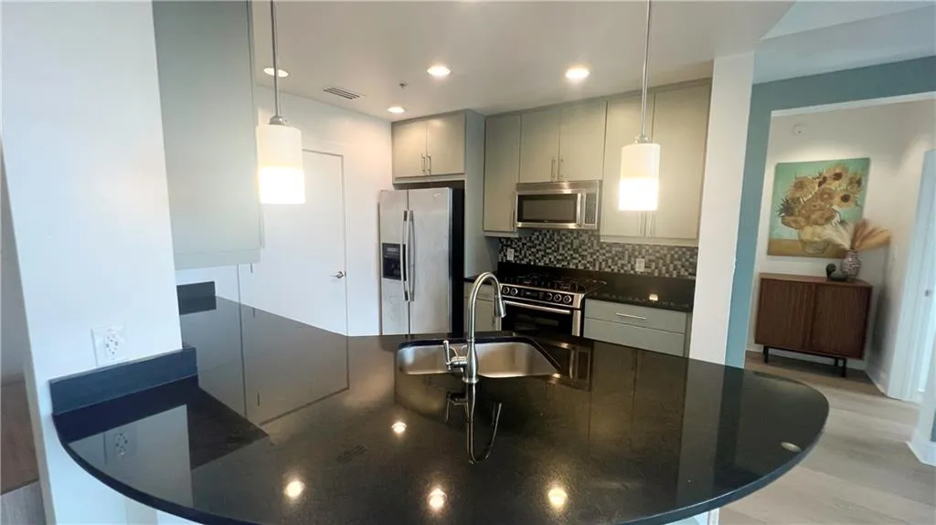222 12th Street Ne Unit 2104, Atlanta, Georgia 30309, 1 Bedroom Bedrooms, ,1 BathroomBathrooms,Residential,For Sale,222 12th Street Ne Unit 2104,7625764