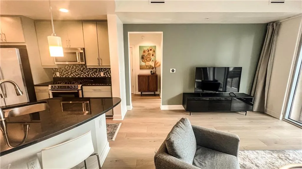 222 12th Street Ne Unit 2104, Atlanta, Georgia 30309, 1 Bedroom Bedrooms, ,1 BathroomBathrooms,Residential,For Sale,222 12th Street Ne Unit 2104,7625764