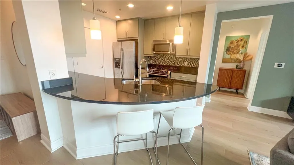 222 12th Street Ne Unit 2104, Atlanta, Georgia 30309, 1 Bedroom Bedrooms, ,1 BathroomBathrooms,Residential,For Sale,222 12th Street Ne Unit 2104,7625764