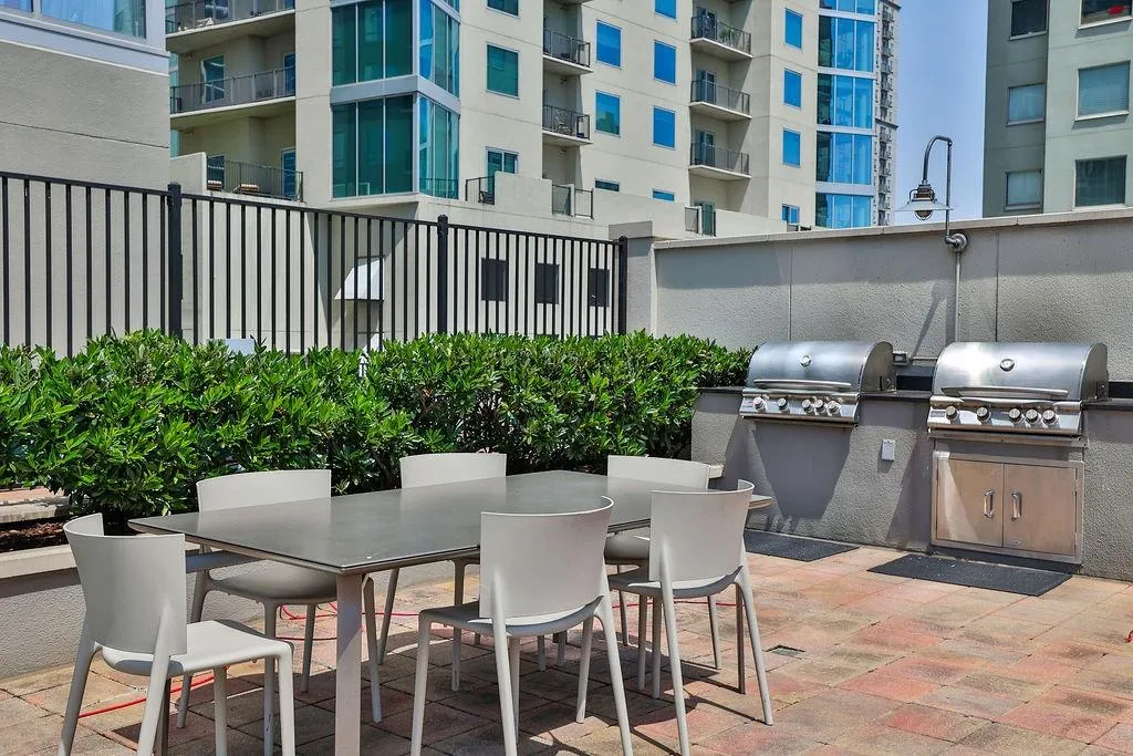 222 12th Street Ne Unit 2104, Atlanta, Georgia 30309, 1 Bedroom Bedrooms, ,1 BathroomBathrooms,Residential,For Sale,222 12th Street Ne Unit 2104,7625764