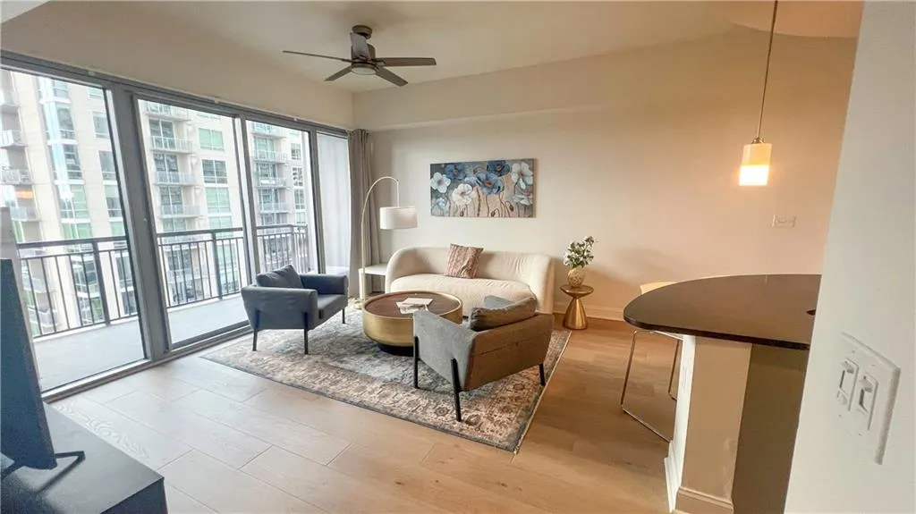 222 12th Street Ne Unit 2104, Atlanta, Georgia 30309, 1 Bedroom Bedrooms, ,1 BathroomBathrooms,Residential,For Sale,222 12th Street Ne Unit 2104,7625764