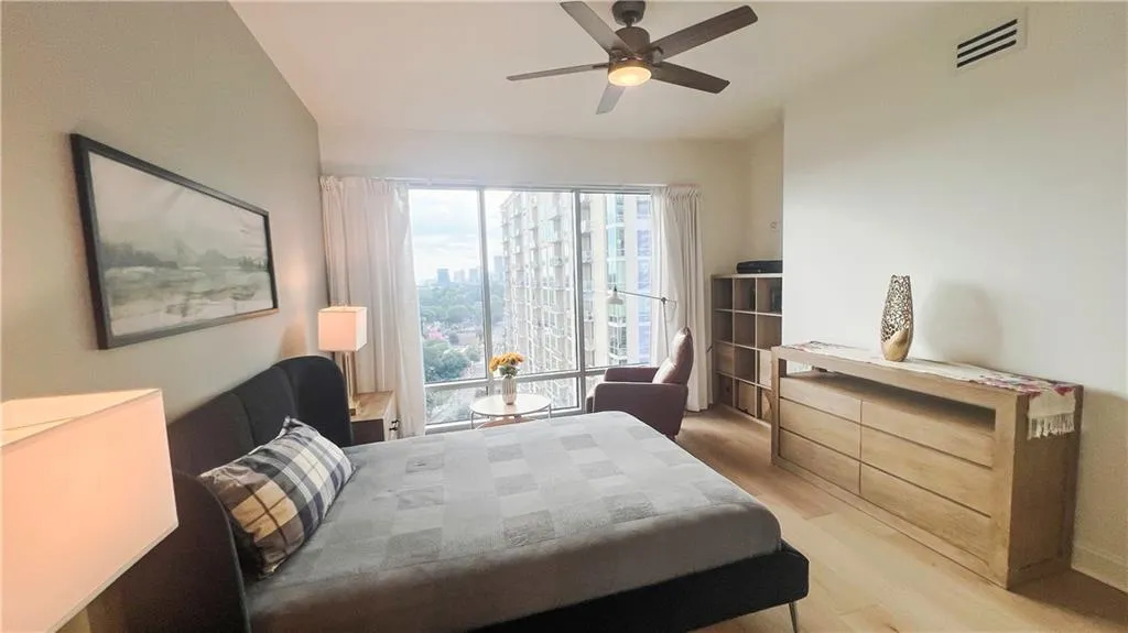 222 12th Street Ne Unit 2104, Atlanta, Georgia 30309, 1 Bedroom Bedrooms, ,1 BathroomBathrooms,Residential,For Sale,222 12th Street Ne Unit 2104,7625764