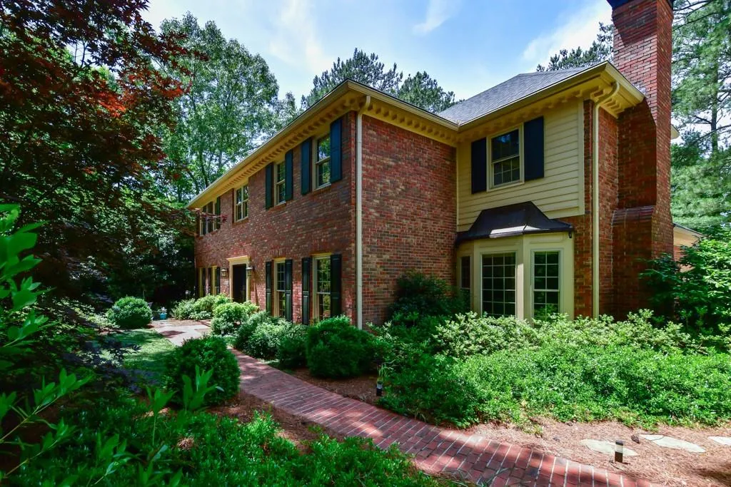 275 Cameron Ridge Drive, Sandy Springs, Georgia 30328, 5 Bedrooms Bedrooms, ,4 BathroomsBathrooms,Residential,Sold,275 Cameron Ridge Drive,6556054