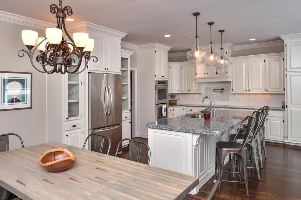 275 Cameron Ridge Drive, Sandy Springs, Georgia 30328, 5 Bedrooms Bedrooms, ,4 BathroomsBathrooms,Residential,Sold,275 Cameron Ridge Drive,6556054