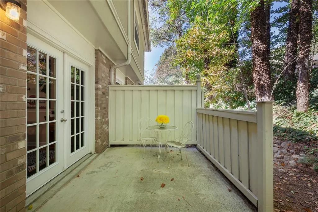 6900 Roswell Road Unit L4, Atlanta, Georgia 30328, 2 Bedrooms Bedrooms, ,2 BathroomsBathrooms,Residential,Sold,6900 Roswell Road Unit L4,6799970