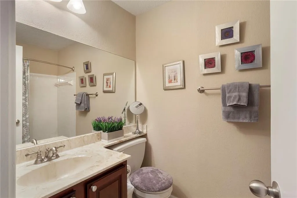 6900 Roswell Road Unit L4, Atlanta, Georgia 30328, 2 Bedrooms Bedrooms, ,2 BathroomsBathrooms,Residential,Sold,6900 Roswell Road Unit L4,6799970