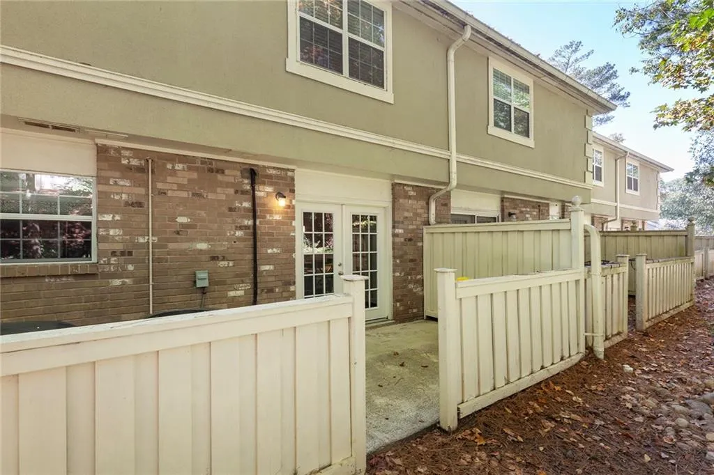 6900 Roswell Road Unit L4, Atlanta, Georgia 30328, 2 Bedrooms Bedrooms, ,2 BathroomsBathrooms,Residential,Sold,6900 Roswell Road Unit L4,6799970