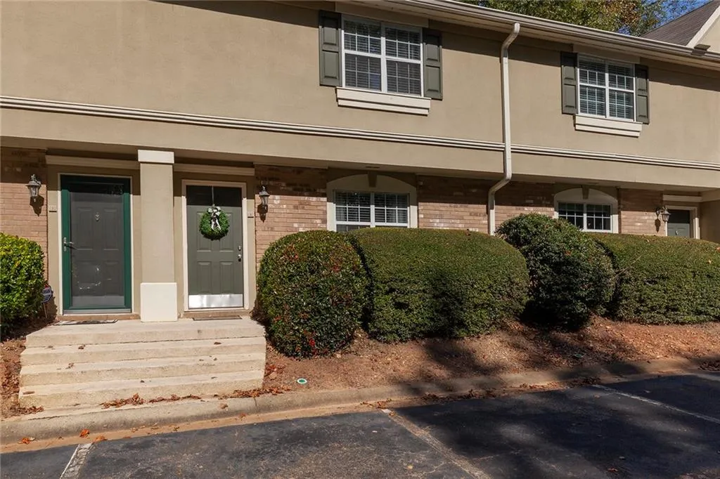 6900 Roswell Road Unit L4, Atlanta, Georgia 30328, 2 Bedrooms Bedrooms, ,2 BathroomsBathrooms,Residential,Sold,6900 Roswell Road Unit L4,6799970