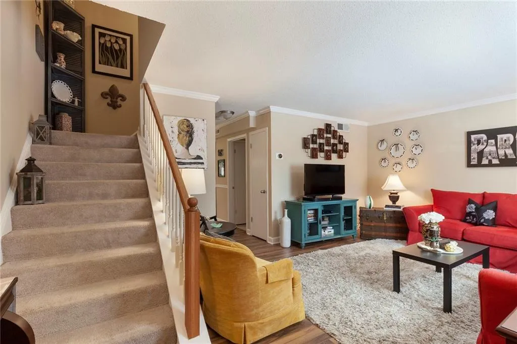 6900 Roswell Road Unit L4, Atlanta, Georgia 30328, 2 Bedrooms Bedrooms, ,2 BathroomsBathrooms,Residential,Sold,6900 Roswell Road Unit L4,6799970