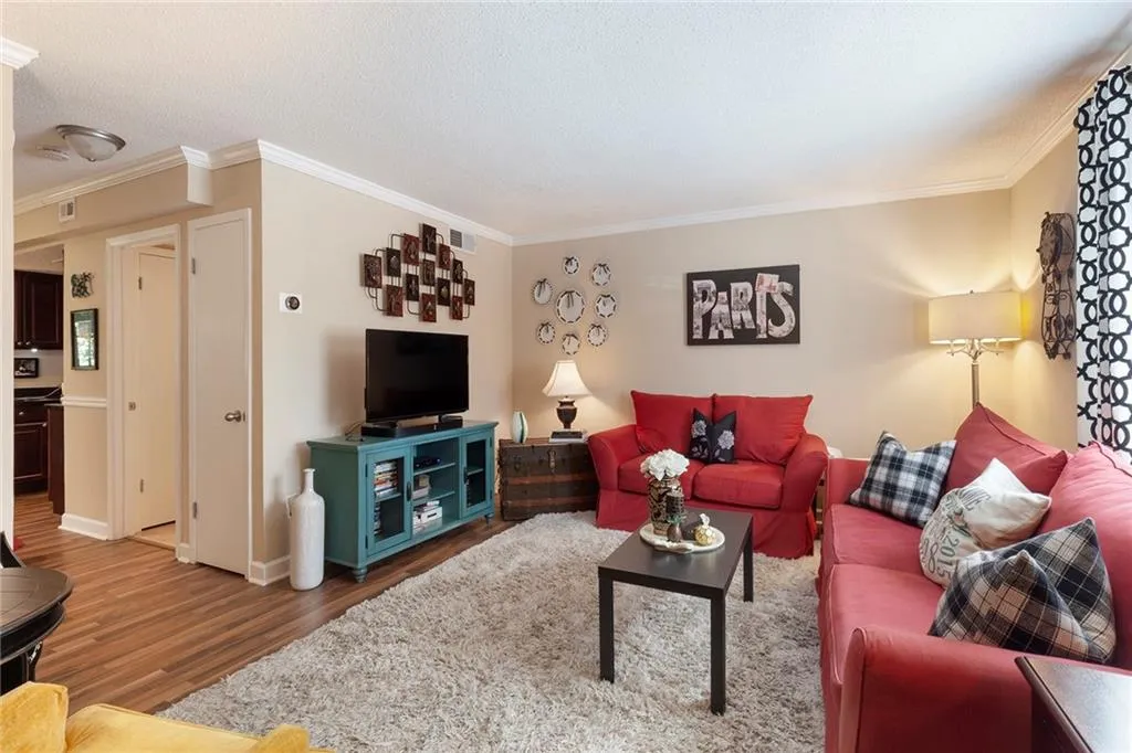 6900 Roswell Road Unit L4, Atlanta, Georgia 30328, 2 Bedrooms Bedrooms, ,2 BathroomsBathrooms,Residential,Sold,6900 Roswell Road Unit L4,6799970