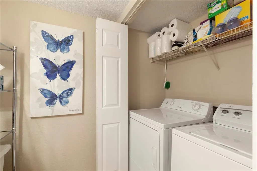 6900 Roswell Road Unit L4, Atlanta, Georgia 30328, 2 Bedrooms Bedrooms, ,2 BathroomsBathrooms,Residential,Sold,6900 Roswell Road Unit L4,6799970