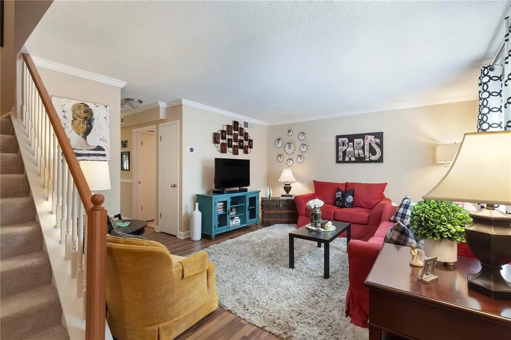 6900 Roswell Road Unit L4, Atlanta, Georgia 30328, 2 Bedrooms Bedrooms, ,2 BathroomsBathrooms,Residential,Sold,6900 Roswell Road Unit L4,6799970
