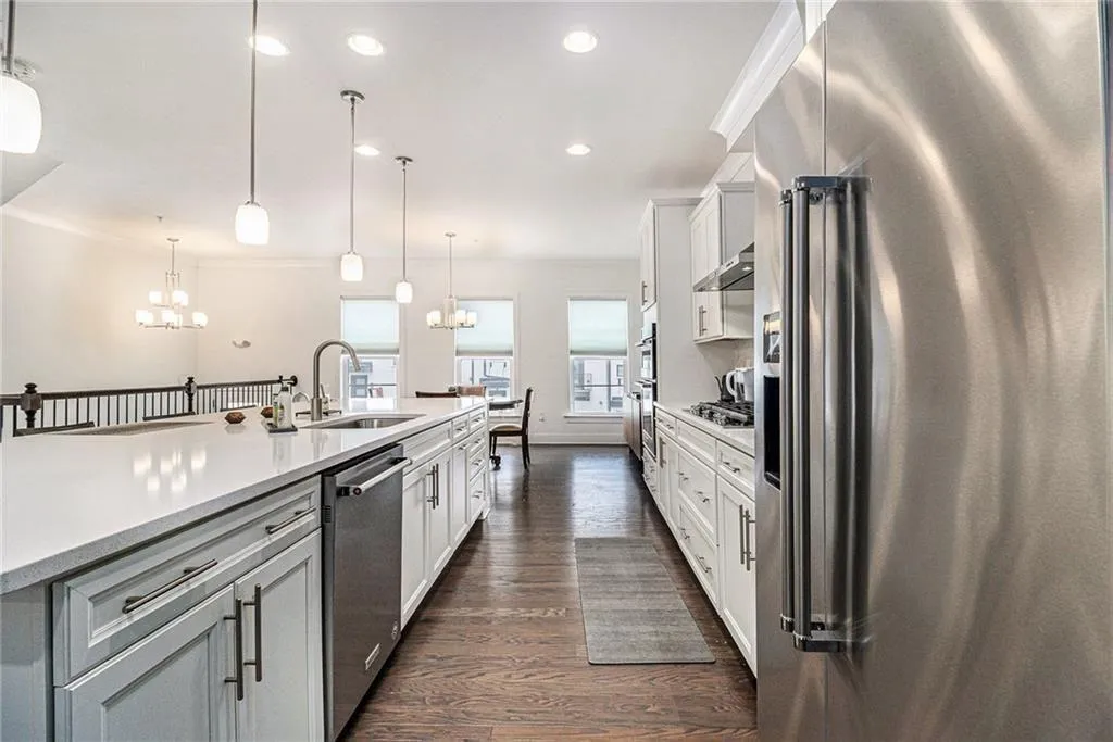 886 Stone Crest Road Ne, Atlanta, Georgia 30324, 4 Bedrooms Bedrooms, ,3 BathroomsBathrooms,Residential,For Sale,886 Stone Crest Road Ne,7629820