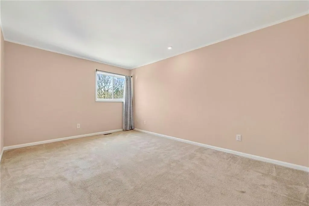 5400 Roswell Road Unit G3, Atlanta, Georgia 30342, 1 Bedroom Bedrooms, ,1 BathroomBathrooms,Residential,For Sale,5400 Roswell Road Unit G3,7721057