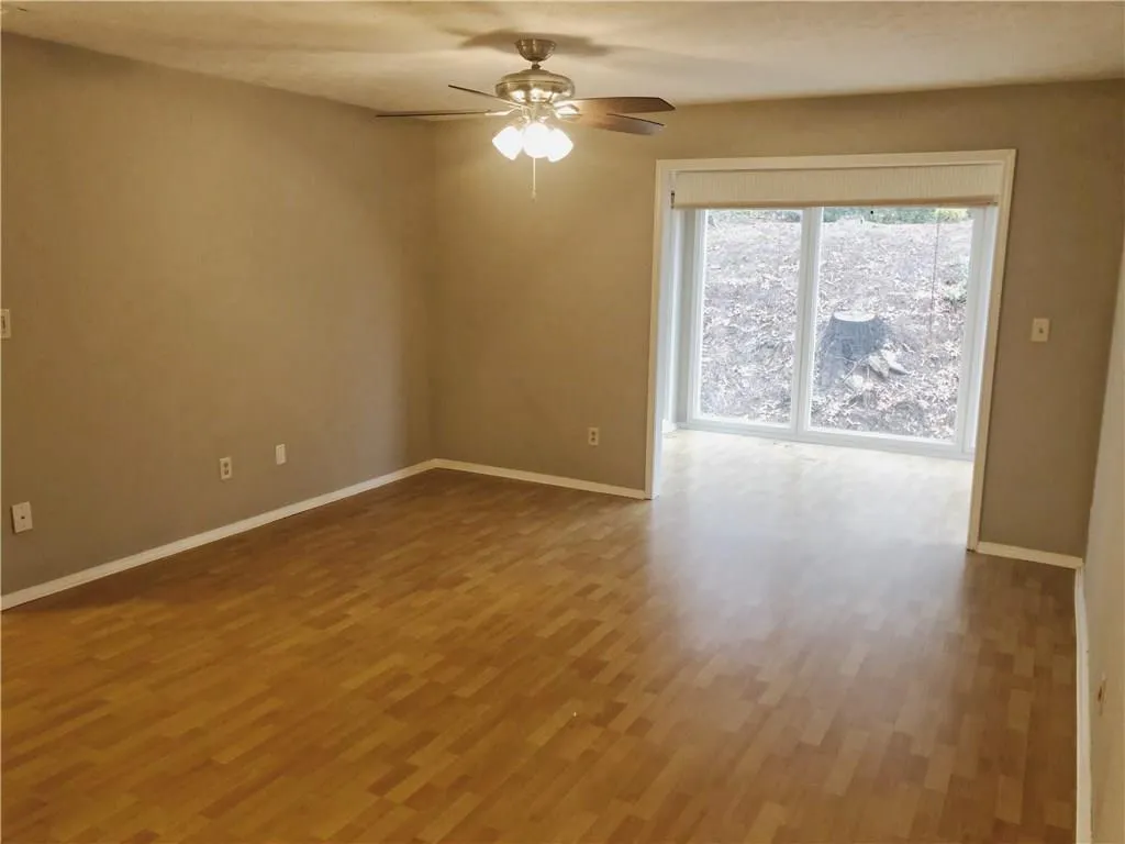 1310 Natchez Trace, Sandy Springs, Georgia 30350, 2 Bedrooms Bedrooms, ,1 BathroomBathrooms,Residential,Sold,1310 Natchez Trace,6113740