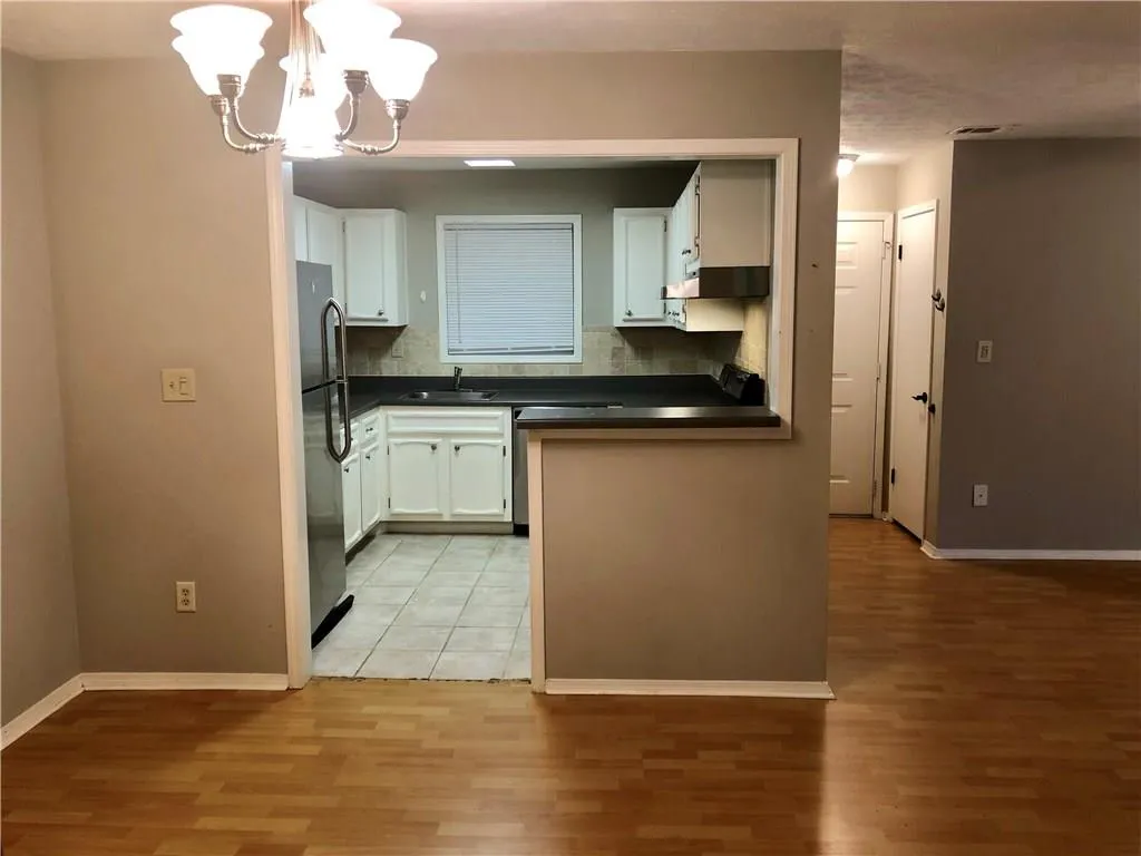 1310 Natchez Trace, Sandy Springs, Georgia 30350, 2 Bedrooms Bedrooms, ,1 BathroomBathrooms,Residential,Sold,1310 Natchez Trace,6113740