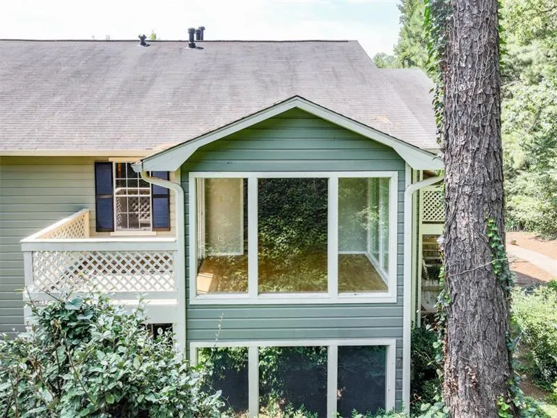 1310 Natchez Trace, Sandy Springs, Georgia 30350, 2 Bedrooms Bedrooms, ,1 BathroomBathrooms,Residential,Sold,1310 Natchez Trace,6113740