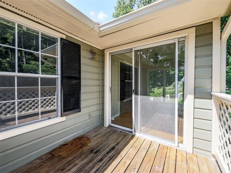 1310 Natchez Trace, Sandy Springs, Georgia 30350, 2 Bedrooms Bedrooms, ,1 BathroomBathrooms,Residential,Sold,1310 Natchez Trace,6113740