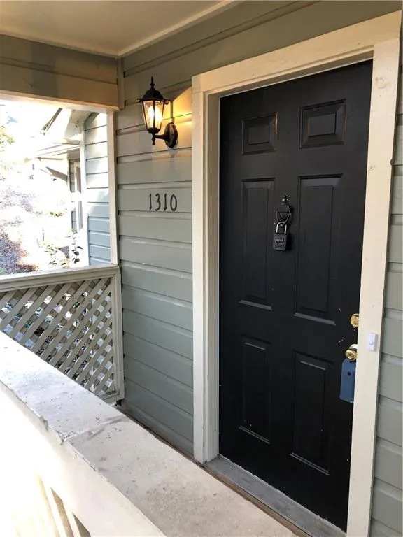 1310 Natchez Trace, Sandy Springs, Georgia 30350, 2 Bedrooms Bedrooms, ,1 BathroomBathrooms,Residential,Sold,1310 Natchez Trace,6113740