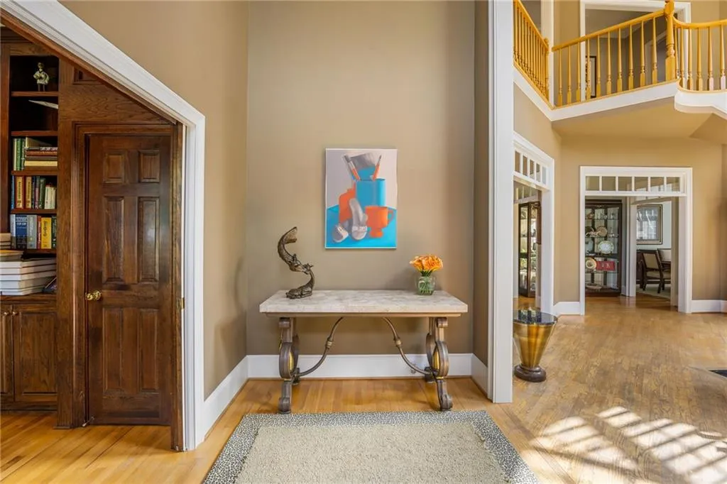 4550 Crestwicke Pointe Ne, Atlanta, Georgia 30319, 5 Bedrooms Bedrooms, ,3 BathroomsBathrooms,Residential,Sold,4550 Crestwicke Pointe Ne,7564036