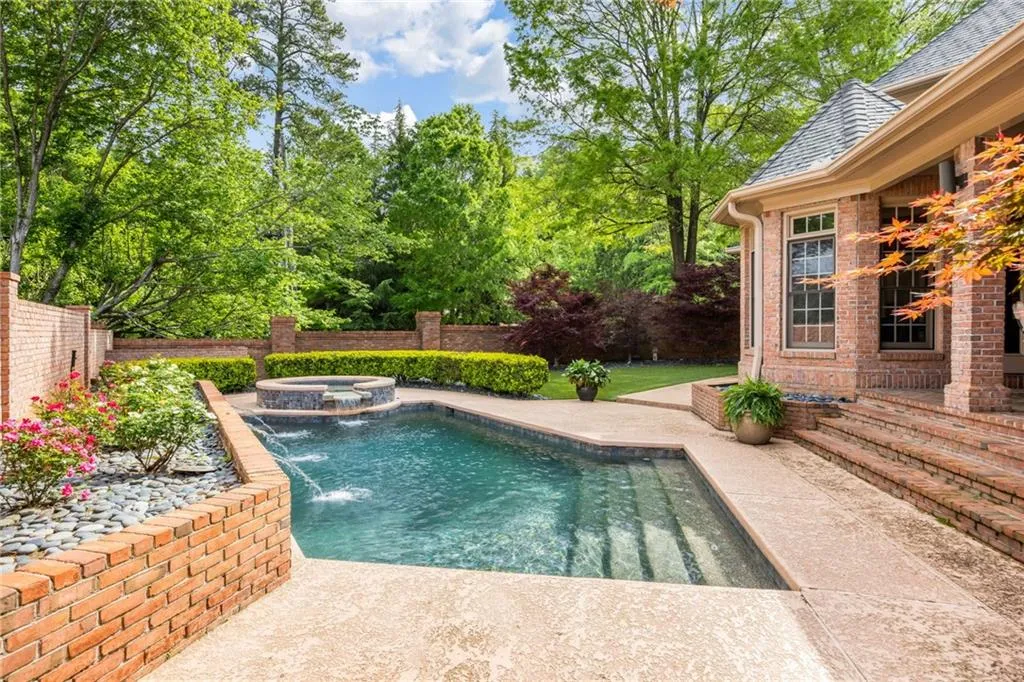 4550 Crestwicke Pointe Ne, Atlanta, Georgia 30319, 5 Bedrooms Bedrooms, ,3 BathroomsBathrooms,Residential,Sold,4550 Crestwicke Pointe Ne,7564036