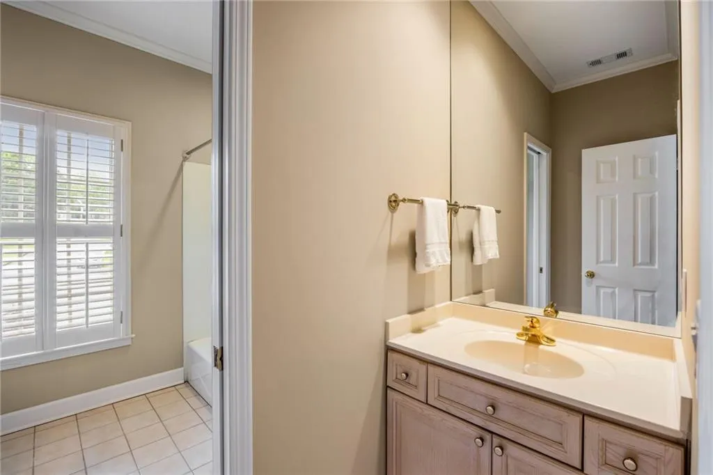 4550 Crestwicke Pointe Ne, Atlanta, Georgia 30319, 5 Bedrooms Bedrooms, ,3 BathroomsBathrooms,Residential,Sold,4550 Crestwicke Pointe Ne,7564036