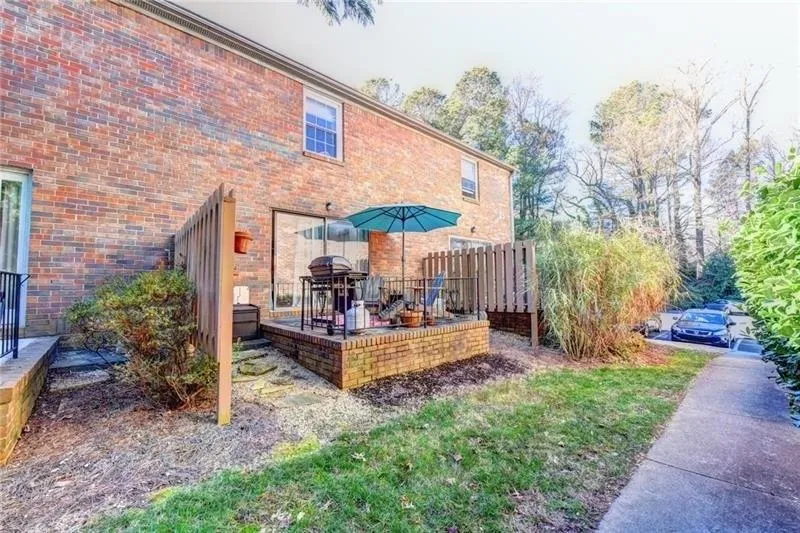 6700 Roswell Road Unit 33b, Atlanta, Georgia 30328, 2 Bedrooms Bedrooms, ,1 BathroomBathrooms,Residential,Sold,6700 Roswell Road Unit 33b,6117381