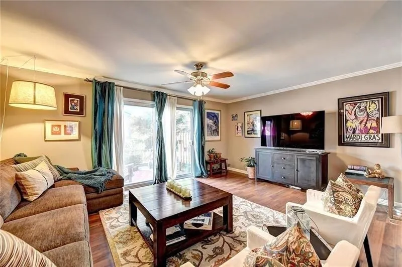 6700 Roswell Road Unit 33b, Atlanta, Georgia 30328, 2 Bedrooms Bedrooms, ,1 BathroomBathrooms,Residential,Sold,6700 Roswell Road Unit 33b,6117381