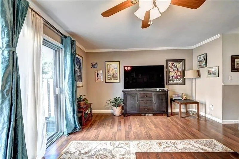 6700 Roswell Road Unit 33b, Atlanta, Georgia 30328, 2 Bedrooms Bedrooms, ,1 BathroomBathrooms,Residential,Sold,6700 Roswell Road Unit 33b,6117381