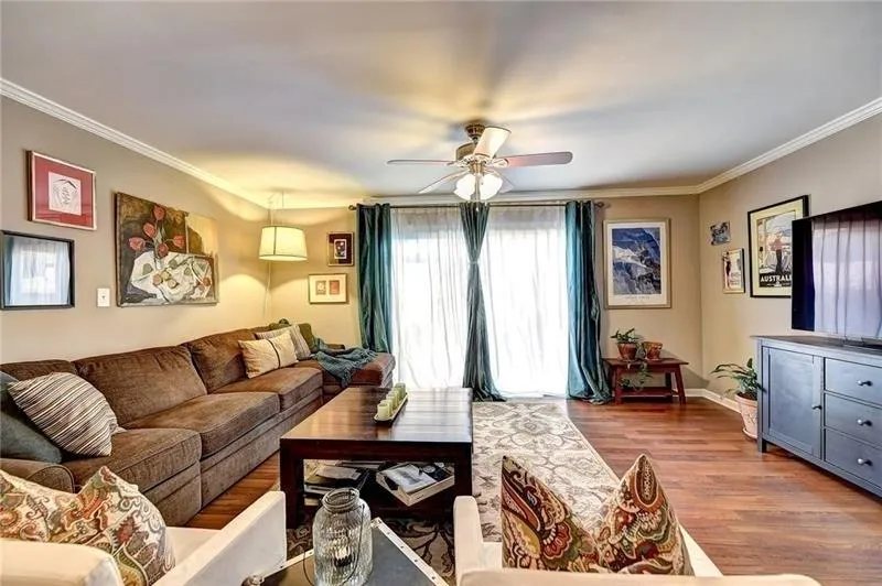 6700 Roswell Road Unit 33b, Atlanta, Georgia 30328, 2 Bedrooms Bedrooms, ,1 BathroomBathrooms,Residential,Sold,6700 Roswell Road Unit 33b,6117381