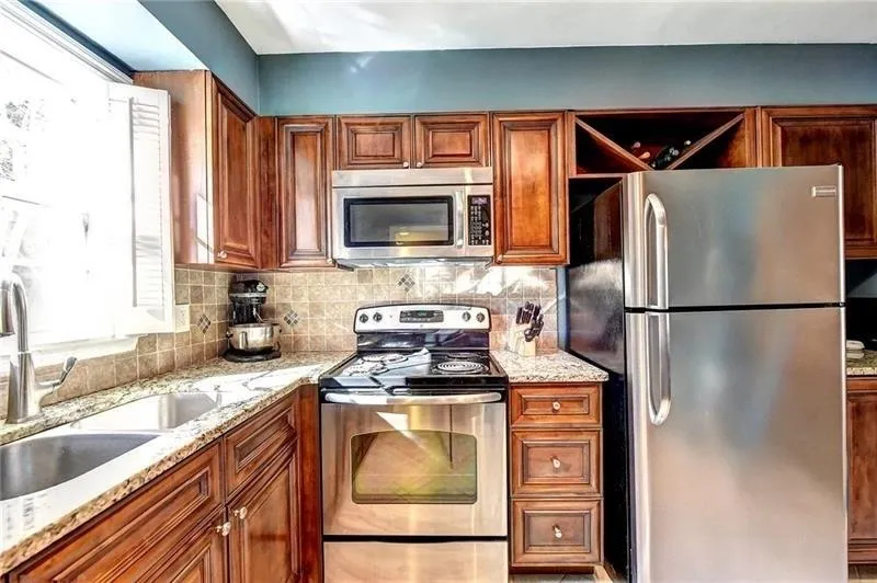 6700 Roswell Road Unit 33b, Atlanta, Georgia 30328, 2 Bedrooms Bedrooms, ,1 BathroomBathrooms,Residential,Sold,6700 Roswell Road Unit 33b,6117381