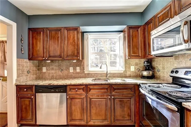 6700 Roswell Road Unit 33b, Atlanta, Georgia 30328, 2 Bedrooms Bedrooms, ,1 BathroomBathrooms,Residential,Sold,6700 Roswell Road Unit 33b,6117381