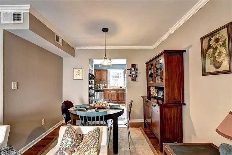 6700 Roswell Road Unit 33b, Atlanta, Georgia 30328, 2 Bedrooms Bedrooms, ,1 BathroomBathrooms,Residential,Sold,6700 Roswell Road Unit 33b,6117381