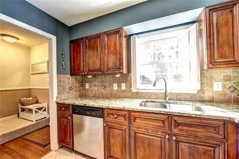 6700 Roswell Road Unit 33b, Atlanta, Georgia 30328, 2 Bedrooms Bedrooms, ,1 BathroomBathrooms,Residential,Sold,6700 Roswell Road Unit 33b,6117381