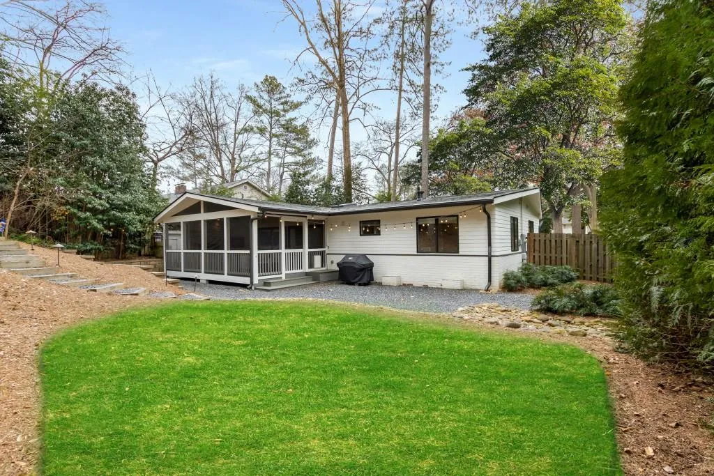 472 Carolwood Lane, Atlanta, Georgia 30342, 3 Bedrooms Bedrooms, ,3 BathroomsBathrooms,Residential,Sold,472 Carolwood Lane,7513714