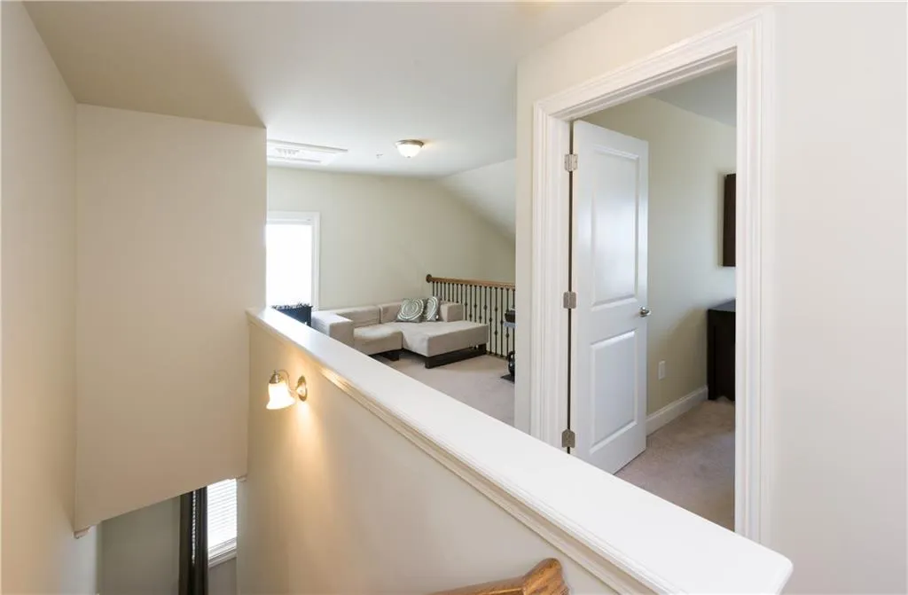 220 Le Gran View, Atlanta, Georgia 30328, 2 Bedrooms Bedrooms, ,2 BathroomsBathrooms,Residential,Sold,220 Le Gran View,5762495