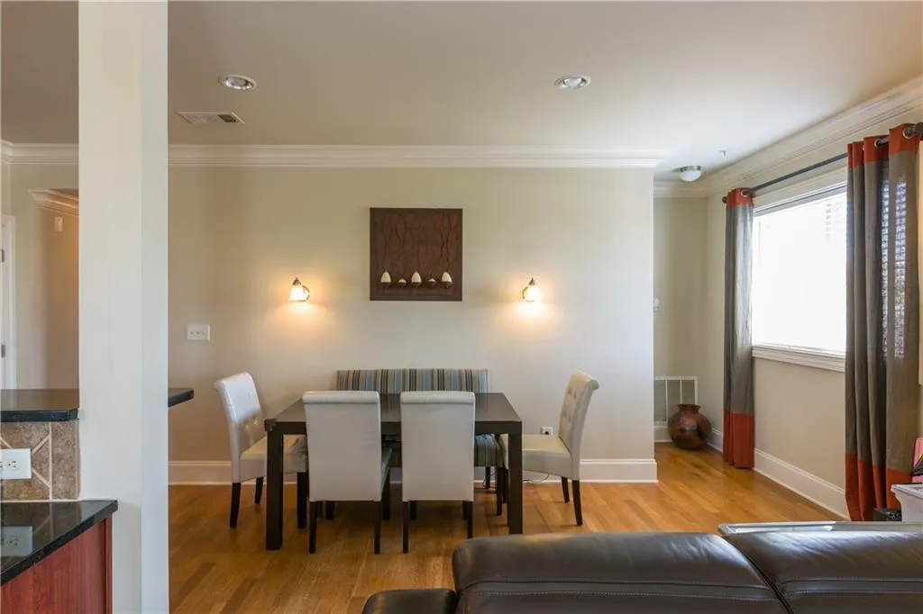220 Le Gran View, Atlanta, Georgia 30328, 2 Bedrooms Bedrooms, ,2 BathroomsBathrooms,Residential,Sold,220 Le Gran View,5762495