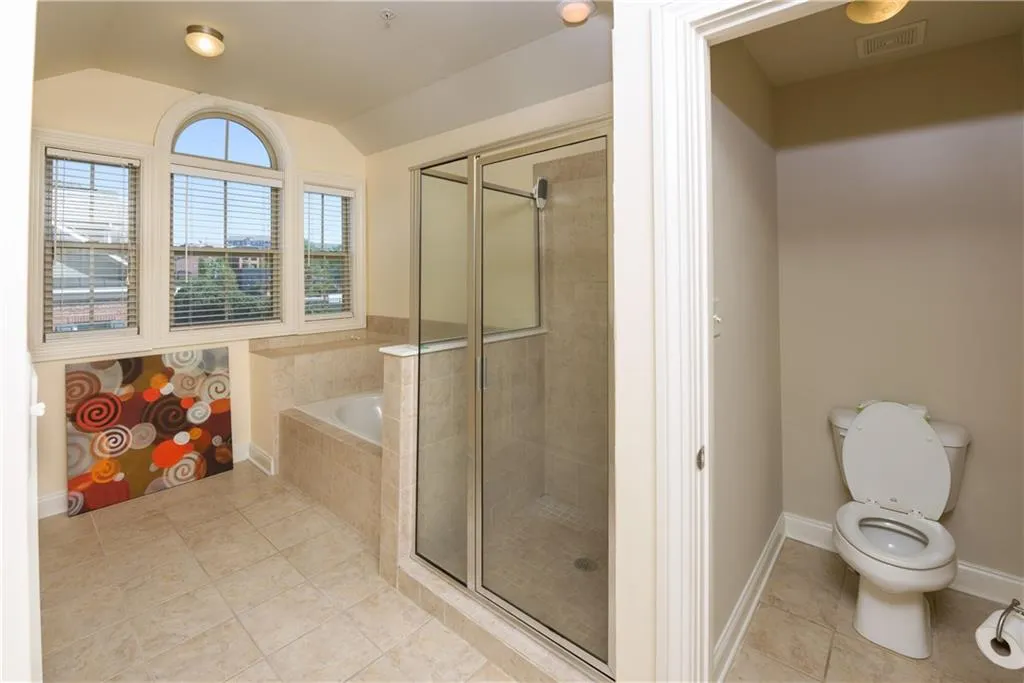 220 Le Gran View, Atlanta, Georgia 30328, 2 Bedrooms Bedrooms, ,2 BathroomsBathrooms,Residential,Sold,220 Le Gran View,5762495